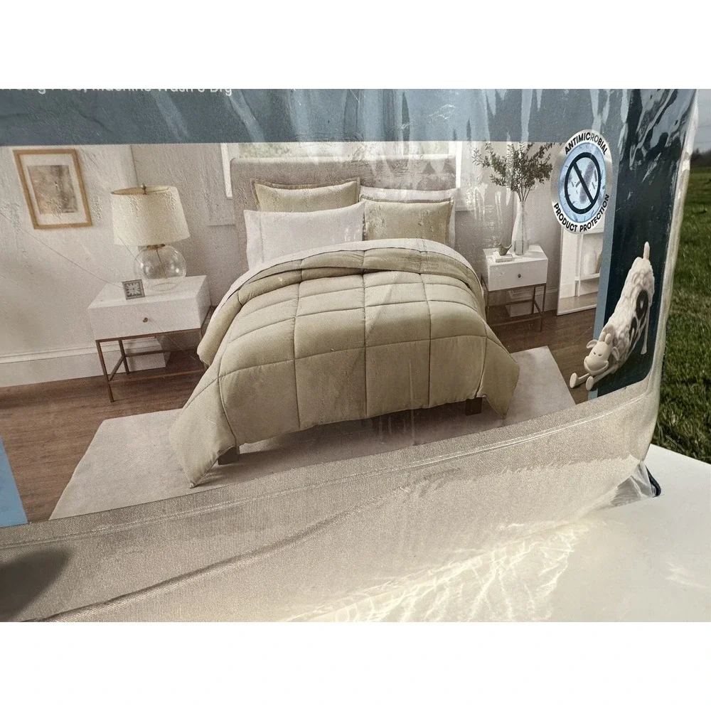 Serta Simply clean‎ 3 piece Comforter set Size Full/Queen Coffee / Light Brown
